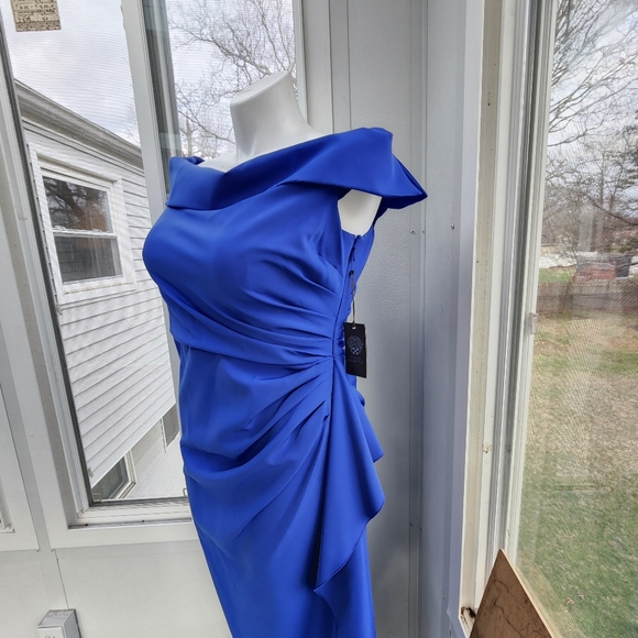 24 Hour Sale ⏰ Vince Camuto Off The Shoulder Royal Blue Crepe Column Ruched Gown - Picture 3 of 16